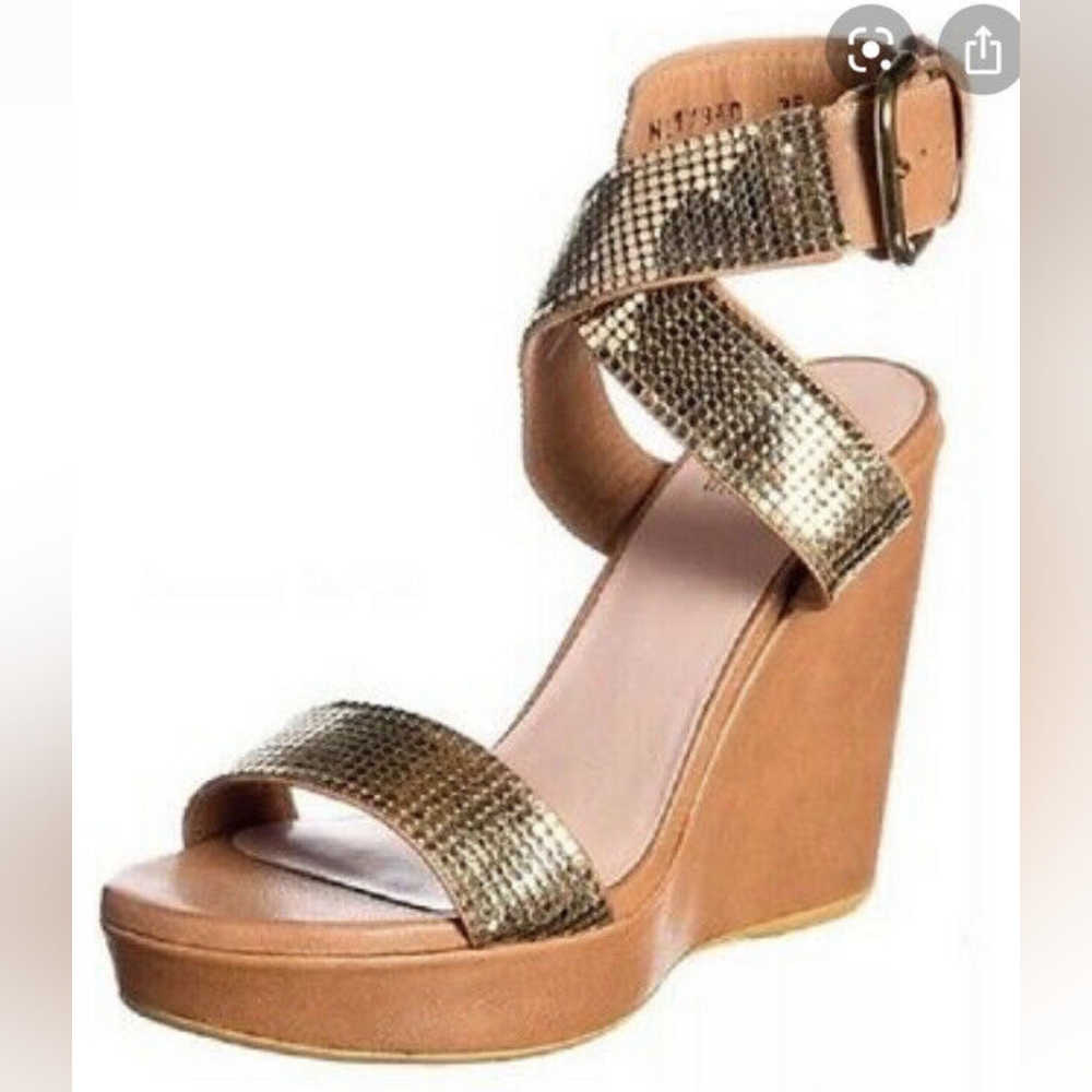 Stuart Weitzman Romano Wedges